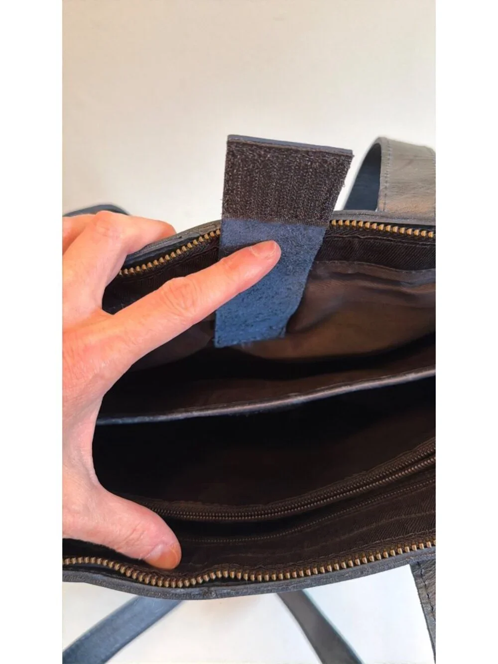 Unbranded leather tote